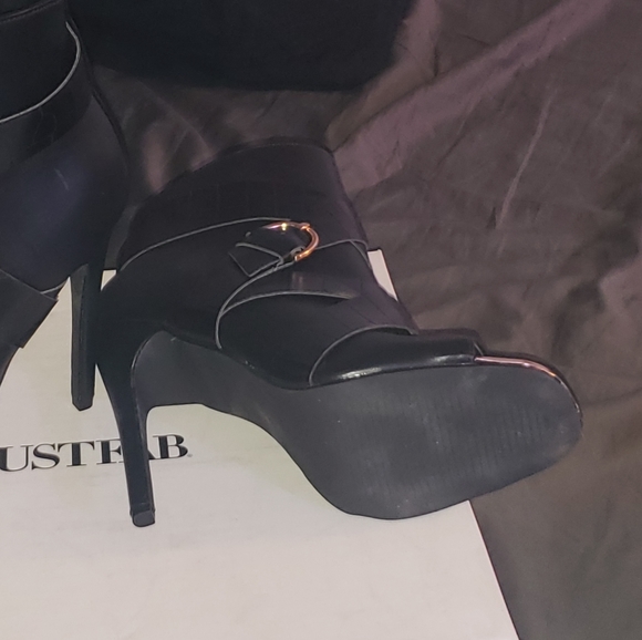 Peep toe booties - Picture 6 of 6